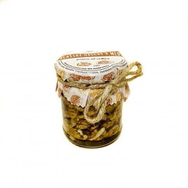 Orechy v agátovom mede