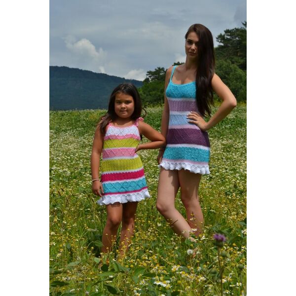 ​Pletené šaty krátke