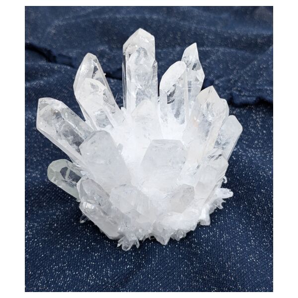 Prírodný kryštál cluster