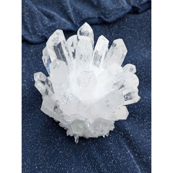 Prírodný kryštál cluster